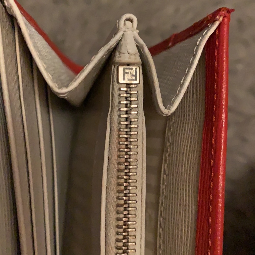 FENDI Wallet - Picture 9 of 16